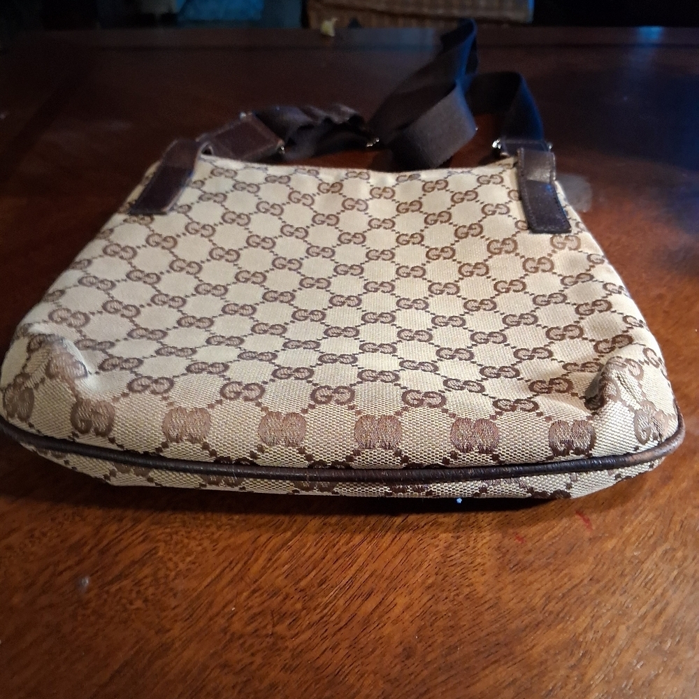 Gucci Tan and Brown Crossbody Bag - Picture 8 of 16